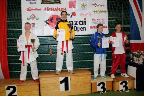 banzai 2013-0202.JPG --- erstellt mit toms-galerie V1.3 - www.tomshaus.de